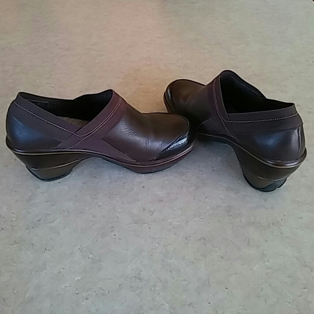 Dress shoes